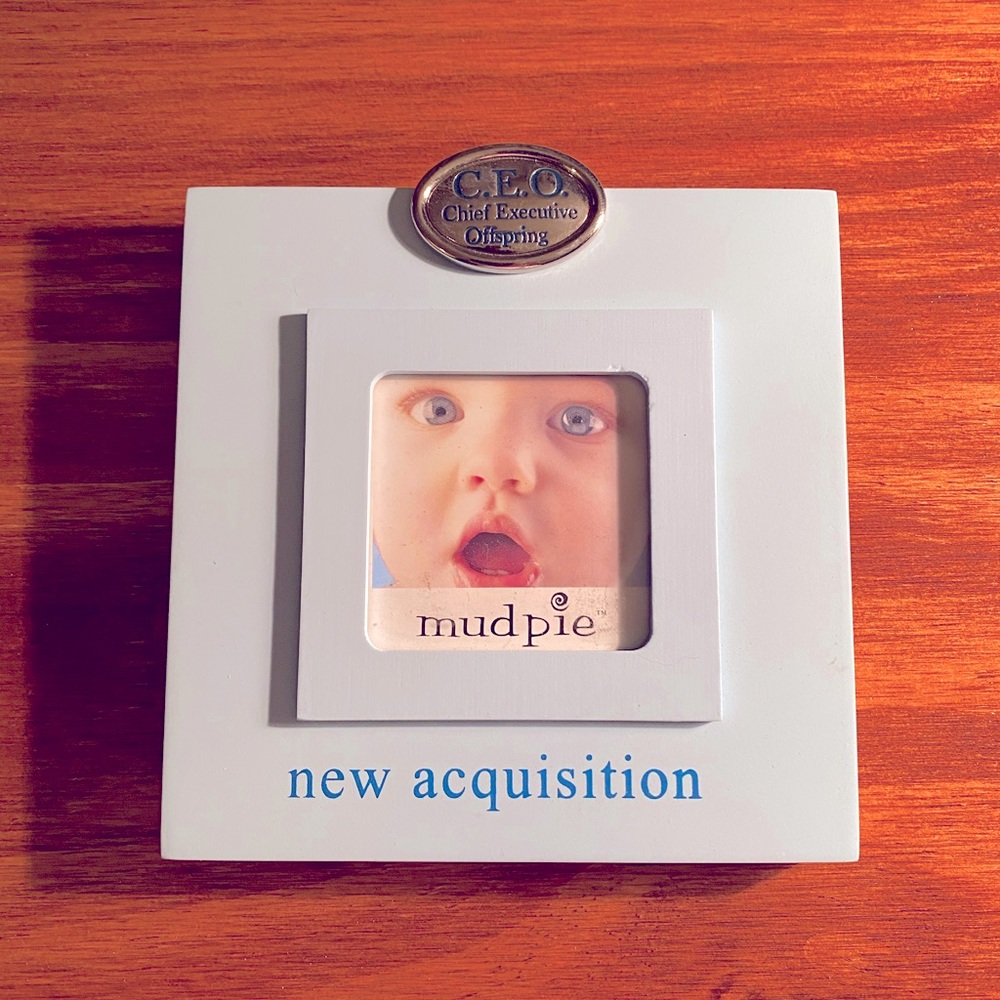 Mud pie New Acquisition picture frame.